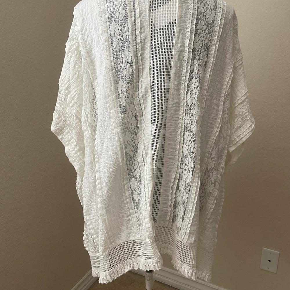Gorgeous kimono style top - Picture 2 of 5